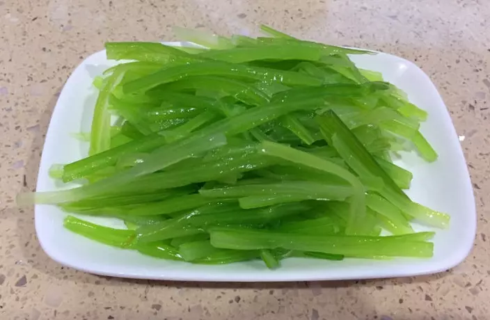 夏天太過炎熱,來一盤口感爽脆的涼拌菜,開胃又解膩!