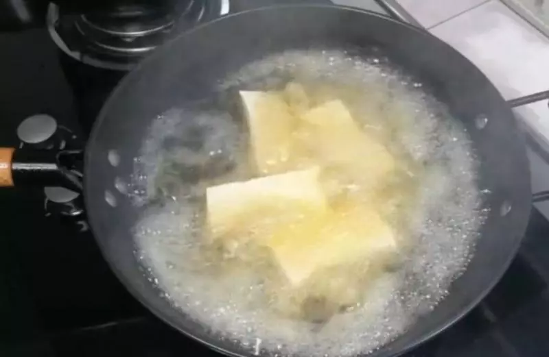 肉末豆腐換一種新做法,色香味俱全,飯店大廚都說好!