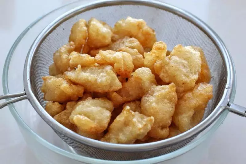 這魚全身沒有刺,做成糖醋魚外焦里嫩、酸甜開胃,大口吃真過癮!