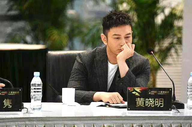 黃曉明含淚發文:有人要徹底絆倒我,為了老婆孩子我要活下去!