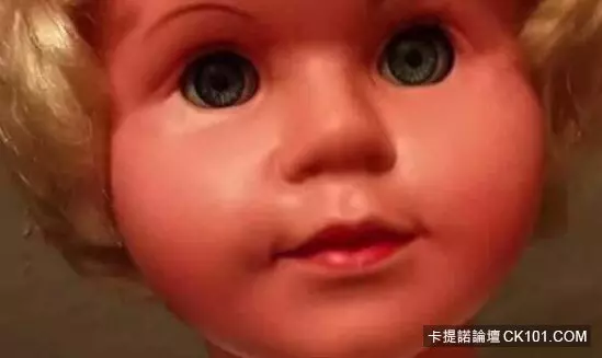 13隻真實存在的「鬼娃娃」讓人嚇到腿軟,連「安娜貝爾」在裡面都不是最恐怖的!?