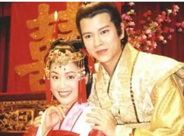 不懼世人眼光:男主內、女主外,在一起26年,這就是愛情的樣子吧~~~