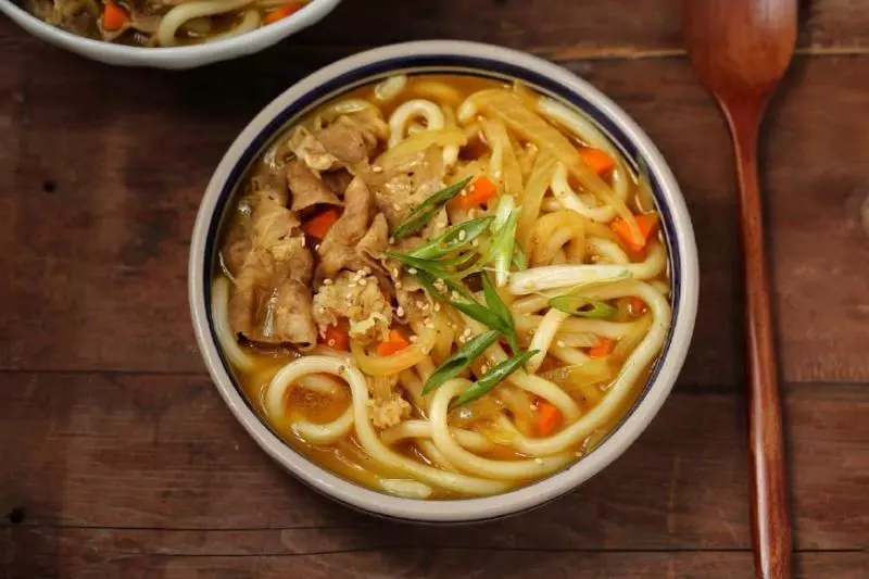 當烏冬面撞上咖喱,口感濃郁爽滑,吃起來好滿足,連湯汁都不放過!