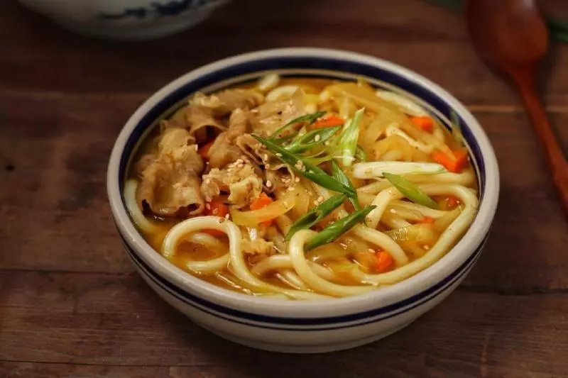 當烏冬面撞上咖喱,口感濃郁爽滑,吃起來好滿足,連湯汁都不放過!