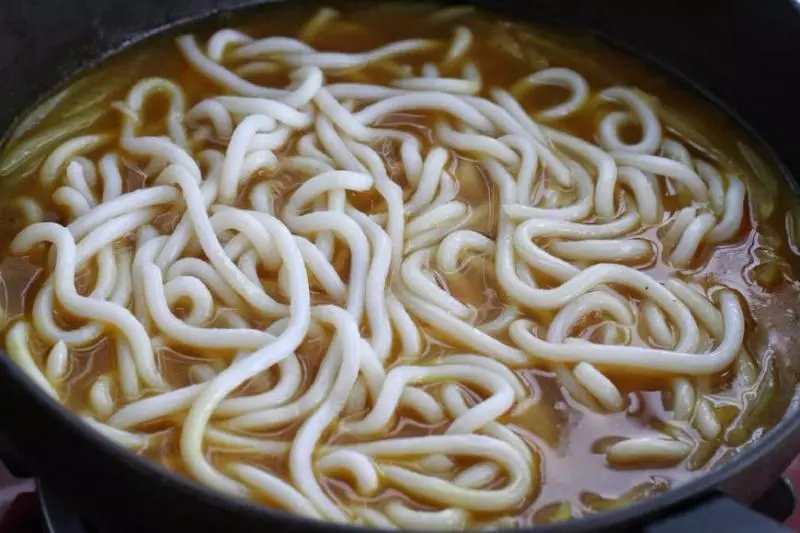 當烏冬面撞上咖喱,口感濃郁爽滑,吃起來好滿足,連湯汁都不放過!