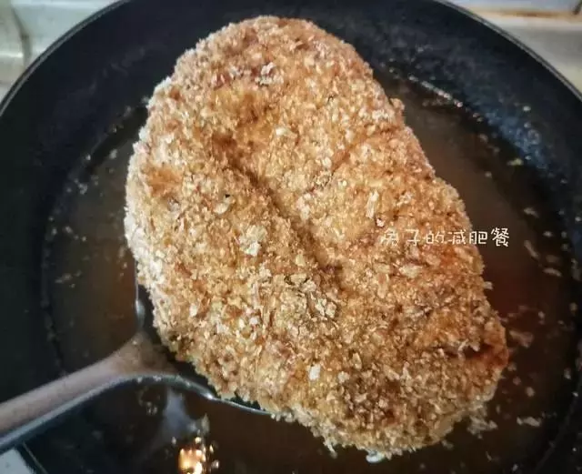 炸雞排,請記住這三步,非常入味,還酥脆,成本只要4塊錢