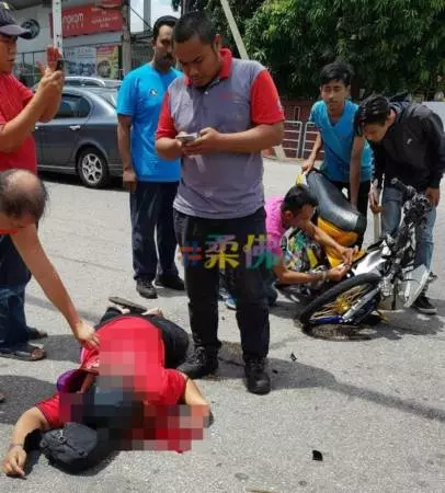 摩哆與四驅車相撞 女騎士當場不治。R.I.P
