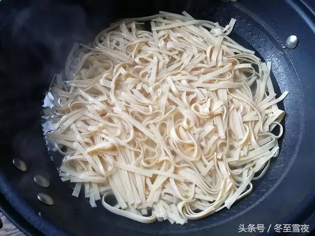 秋天多吃這道菜,簡單炒一炒,清淡健康,清胃腸