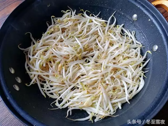 秋天多吃這道菜,簡單炒一炒,清淡健康,清胃腸