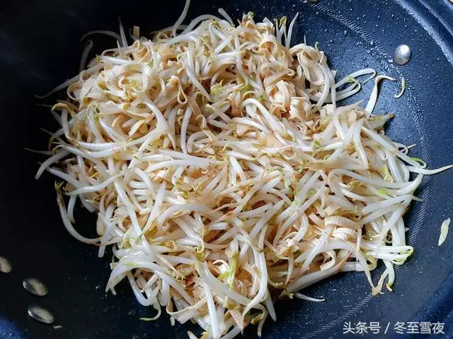 秋天多吃這道菜,簡單炒一炒,清淡健康,清胃腸
