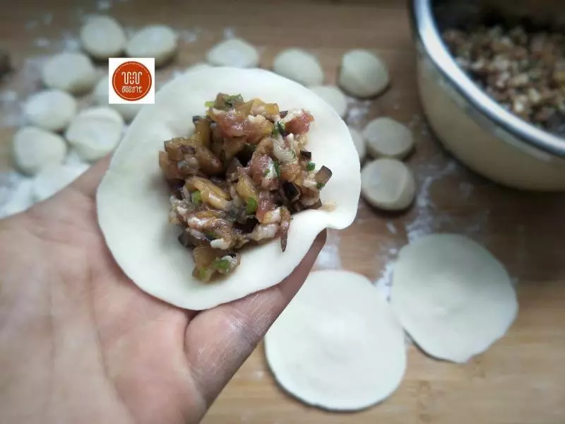 用它來包餃子,味道好鮮美,成本好低,吃一次想十次,夏天吃正好