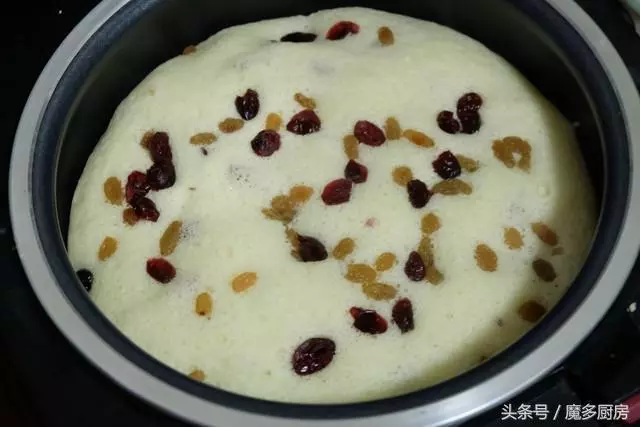 這個蛋糕配方好,無油無奶又低糖,新鮮味美又健康,電飯煲就能做
