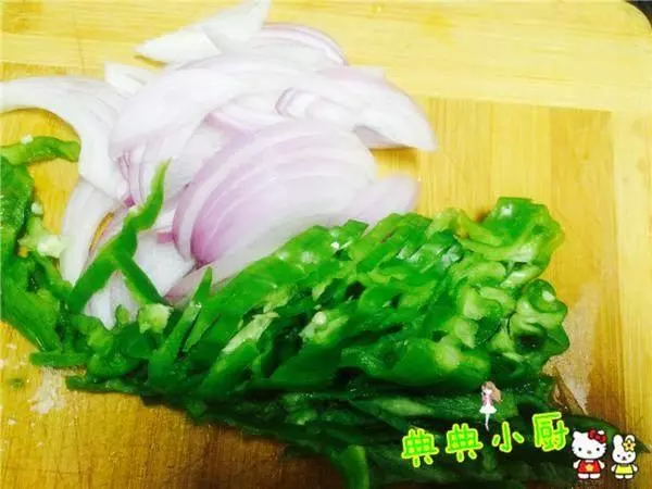 一個土豆不夠一盤菜,我把它加進去,太好吃了!