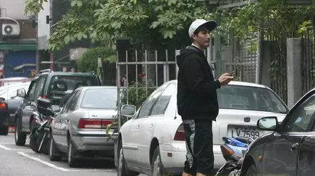 臺灣天后,自己開四十萬座駕八年,卻贈男友三百萬法拉利?