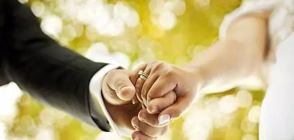 結婚3天,婆婆帶了女孩來叫我媽,連老公都感到詫異,原來女孩是…