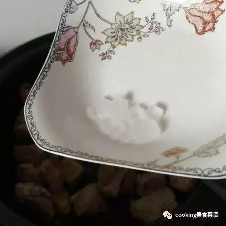 和可樂雞翅一樣美味的可樂菜譜,砂鍋可樂栗子燜排骨,甜而不膩 !