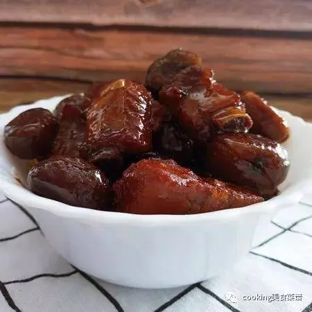 和可樂雞翅一樣美味的可樂菜譜,砂鍋可樂栗子燜排骨,甜而不膩 !