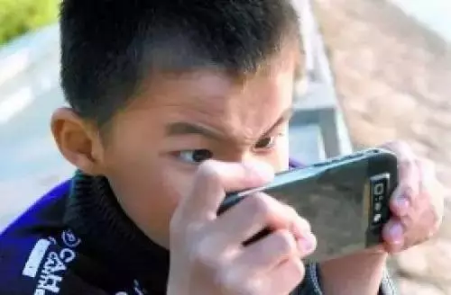 小學生坑隊友?真正的小學生你也打不過