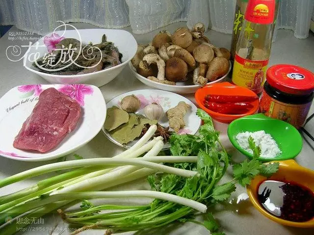干鍋蝦、紅燒肉、老乾媽醬排骨、啤酒雞翅、紅燒魚、紅燜羊肉等