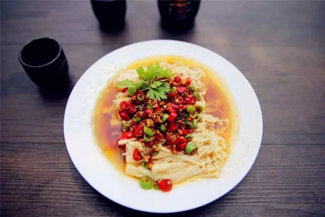 就饞這道金針菇的新做法,簡單易學,辣的過癮,大人孩子都愛吃