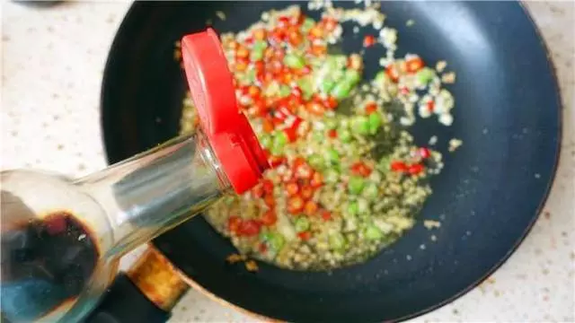 就饞這道金針菇的新做法,簡單易學,辣的過癮,大人孩子都愛吃