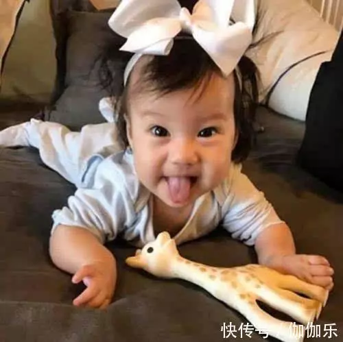 霍建華女兒正面照首次亮相,林心如一臉幸福,網友:又一位夏雨荷!