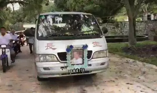 李翰翬今日走完最後一程,女兒留下一句話感動在場所有人!