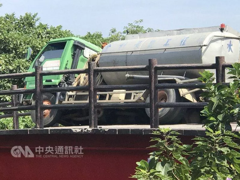 工程水車壓垮單車道橋墩釣客遭砸壓身亡 - 小溫馨 | FUN01 創作分享