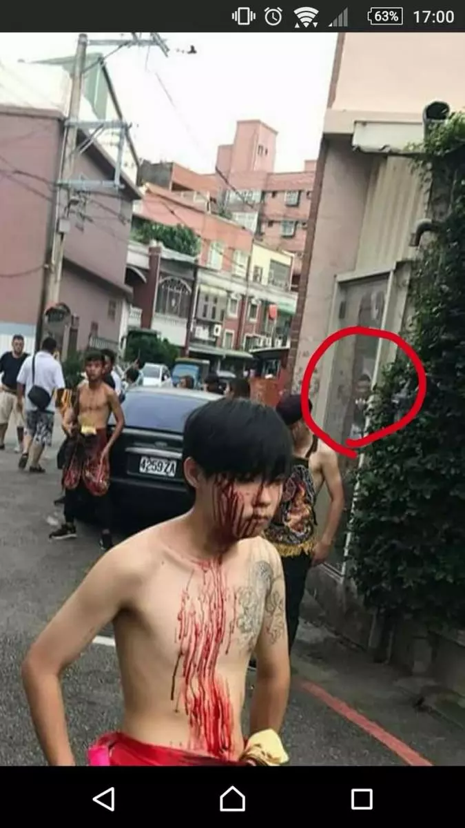 現在的成年人都輸了,包鏈都可以拿來當項鏈炫耀,國中生的上限永遠抓不到...