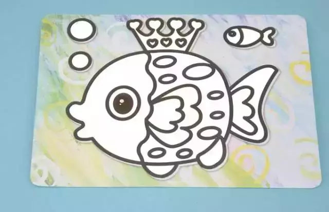 這些魚既是手工課,又是環創裝飾