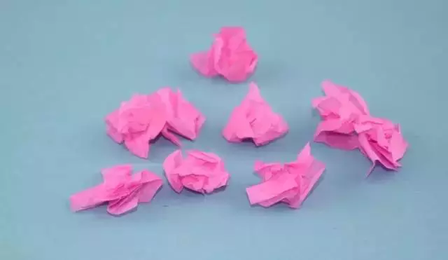 這些魚既是手工課,又是環創裝飾