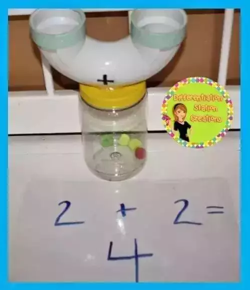 比大小、湊十法…… 孩子們做手工玩遊戲就都學會了