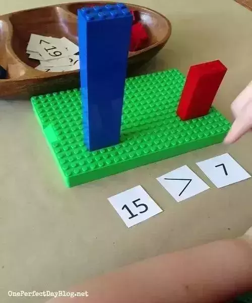 比大小、湊十法…… 孩子們做手工玩遊戲就都學會了