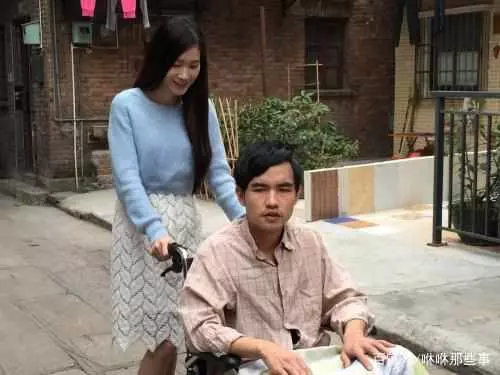 農村女孩每天都幫殘疾軍人打飯,4年後辭職時,看到來人後愣住了