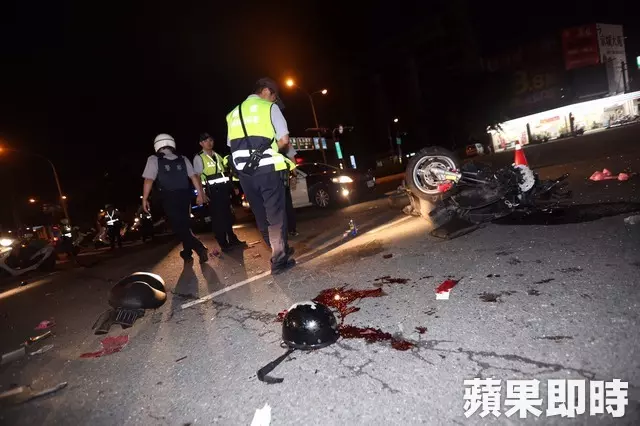 高雄計程車疑轉彎過快 撞飛父女3人釀1死1命危 - sabrinachu | FUN01 創作分享