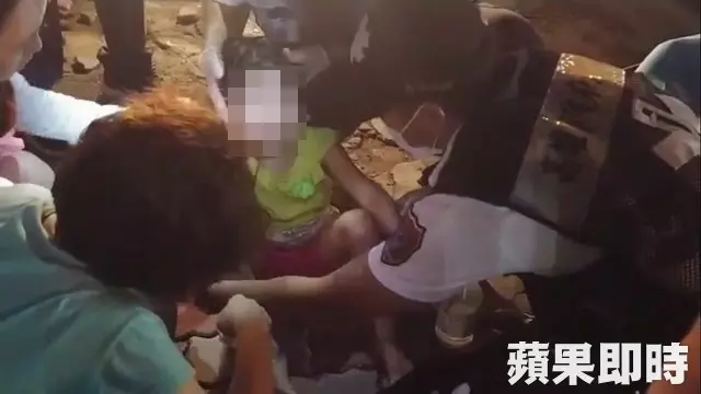 高雄計程車疑轉彎過快 撞飛父女3人釀1死1命危 - sabrinachu | FUN01 創作分享