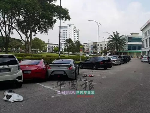 失魂司機連撞7車 銀行玻璃門也撞破