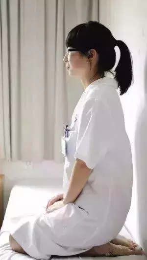 早上跪坐30秒,和腰痛說再見