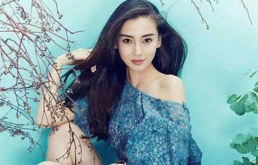 黃曉明兒子近照曝光,樣貌十分出眾,難怪楊穎一直不願公開