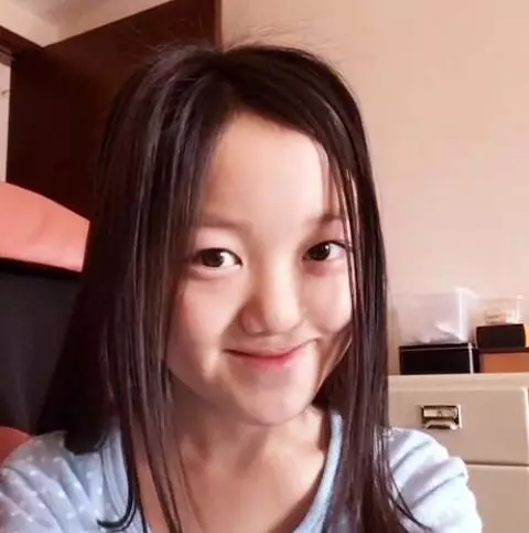 李嫣高清鏡頭下缺陷太明顯,被嘲像癟嘴老太太,王菲6字霸氣回懟