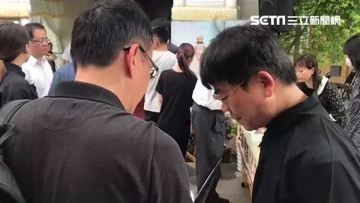 交大生今出殯 父淚憶託夢揭兒的孝心 - 蕭小小 | FUN01 創作分享