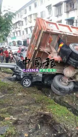 疑煞車器失靈 羅厘險壓斃轎車司機