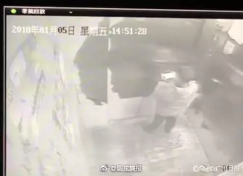 8歲男孩弄丟手機,母親將他捆起來打,臨終前說:「媽媽,我不想看到你!」