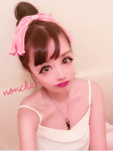 日本街頭驚現「二次元美少女」嚇壞路人!第一眼以為是修圖...本尊超得意:整形8次的成果!