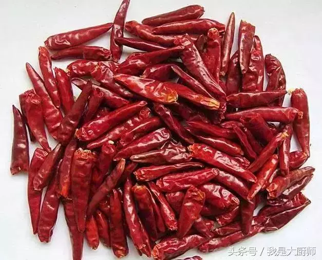 辣椒油怎麼炸最香?30年的秘制配方,老廚師為你揭秘!