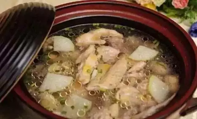 雞湯要這麼燉才好喝，比排骨湯更香比魚湯更鮮，很多人都燉錯了！