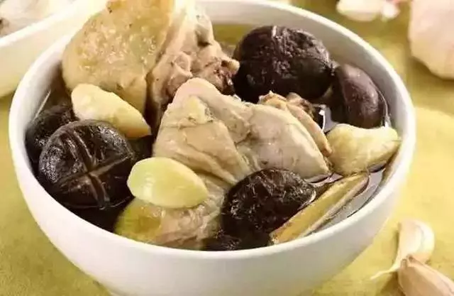 雞湯要這麼燉才好喝，比排骨湯更香比魚湯更鮮，很多人都燉錯了！
