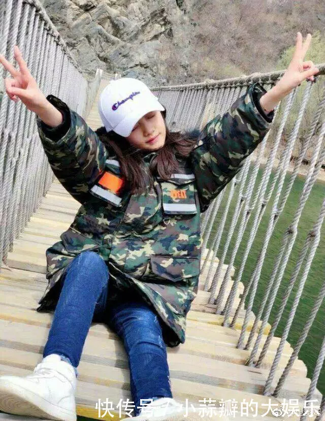 趙薇女兒首曝光,讓人眼前一亮,網友:顏值甩王菲女兒李嫣一條街!