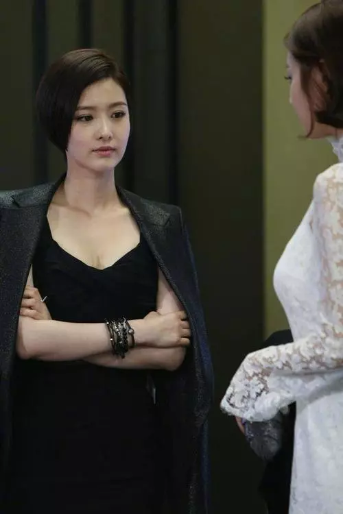 驚!又一女星因潛規則自殺,生前曾被花樣凌虐,網友:畜生!