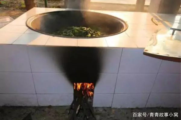 老漢去屠戶家買肉,開個玩笑屠戶兒子慘死,三日後老漢的女兒瘋了